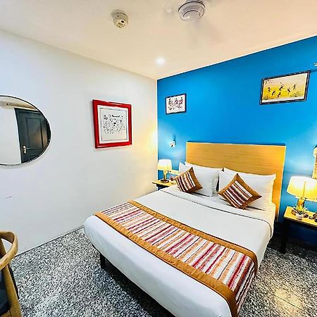 Hotel Golden Saffron By Qotel-Punjabi Bagh Új-Delhi Kültér fotó