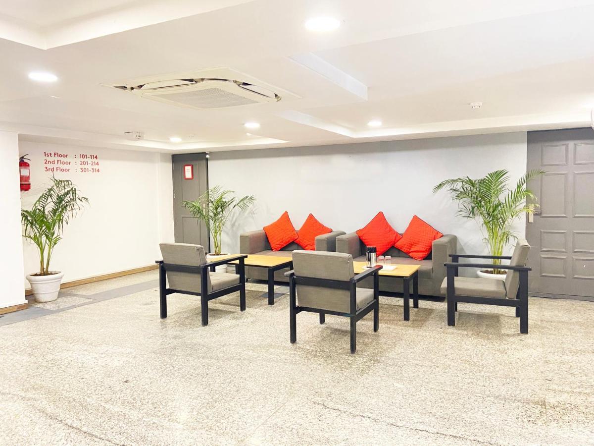 Hotel Golden Saffron By Qotel-Punjabi Bagh Új-Delhi Kültér fotó