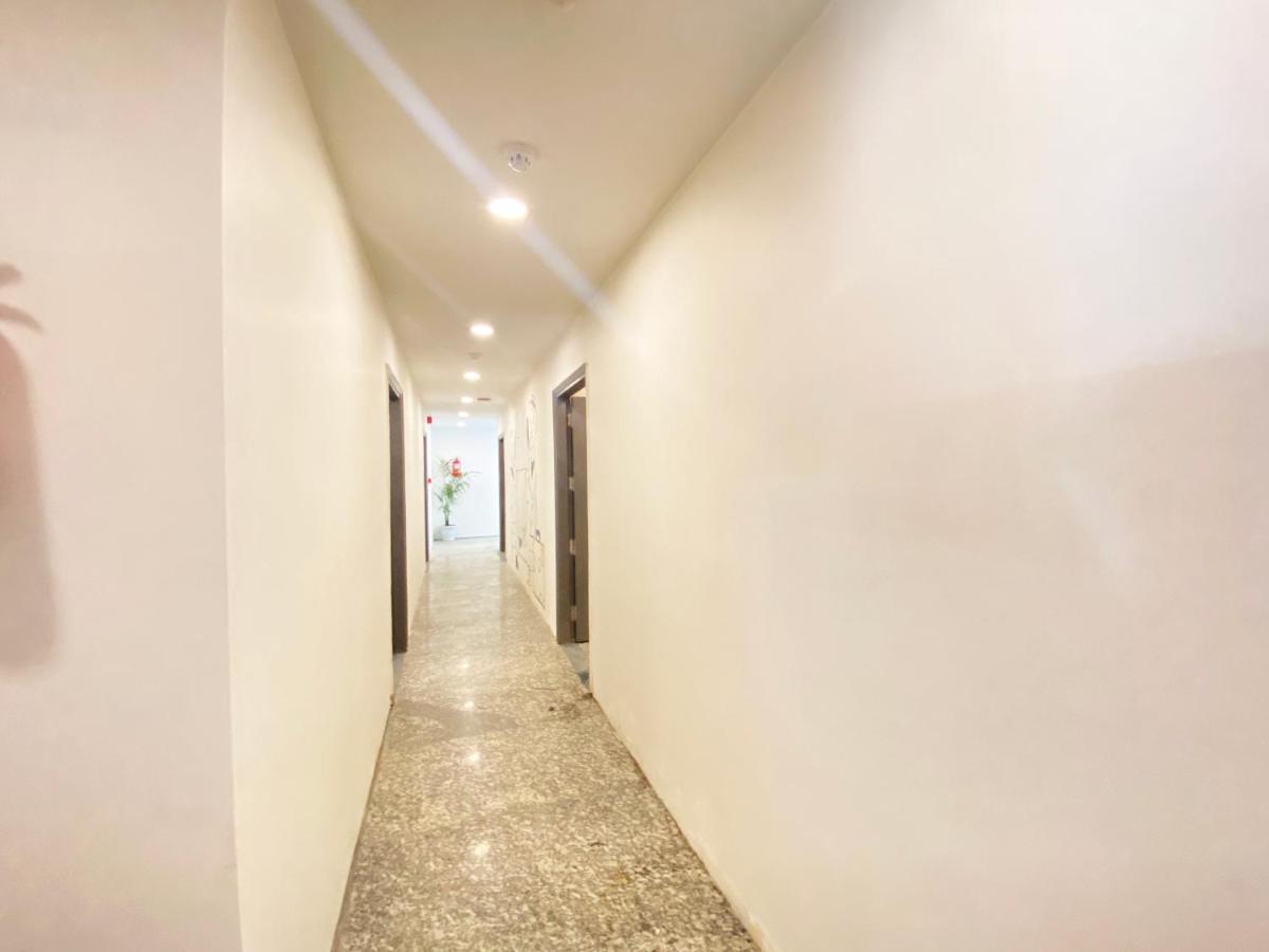 Hotel Golden Saffron By Qotel-Punjabi Bagh Új-Delhi Kültér fotó