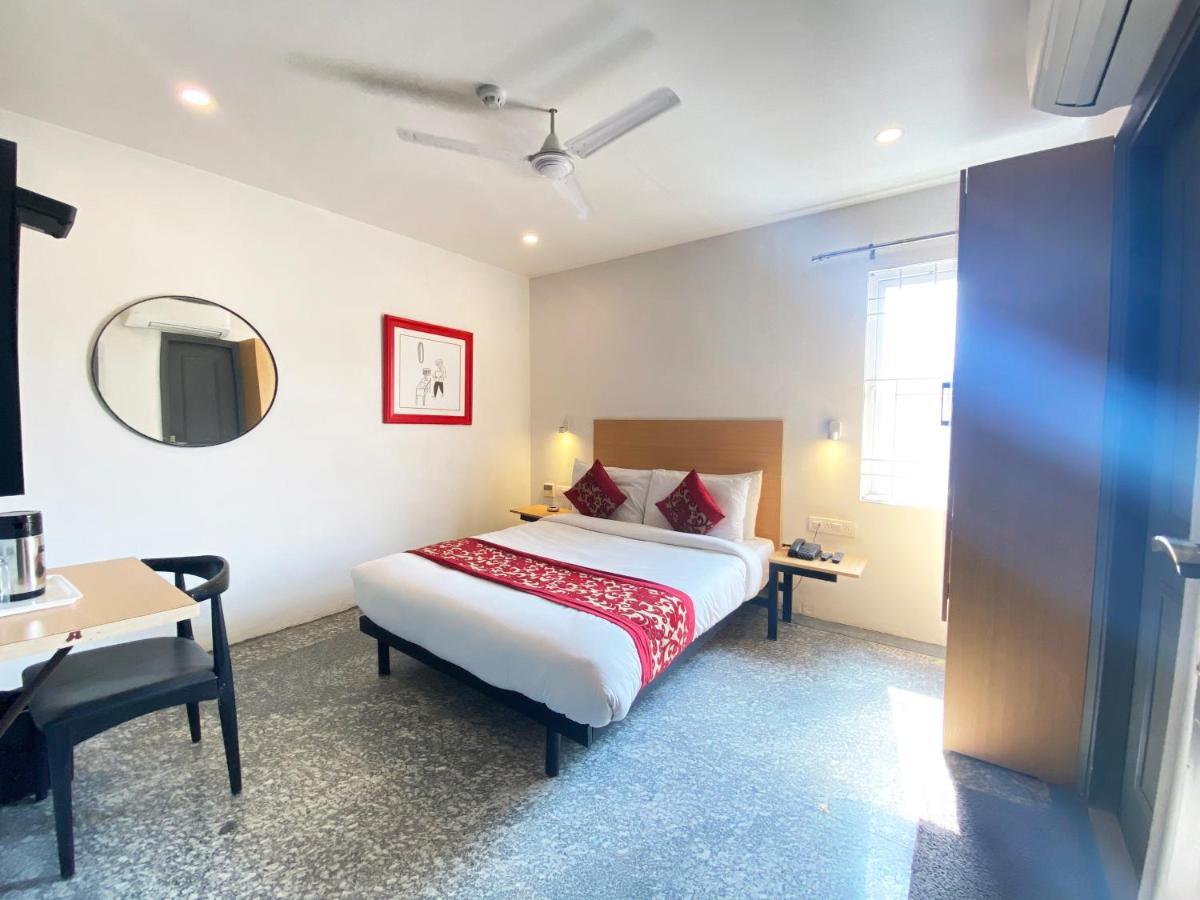 Hotel Golden Saffron By Qotel-Punjabi Bagh Új-Delhi Kültér fotó