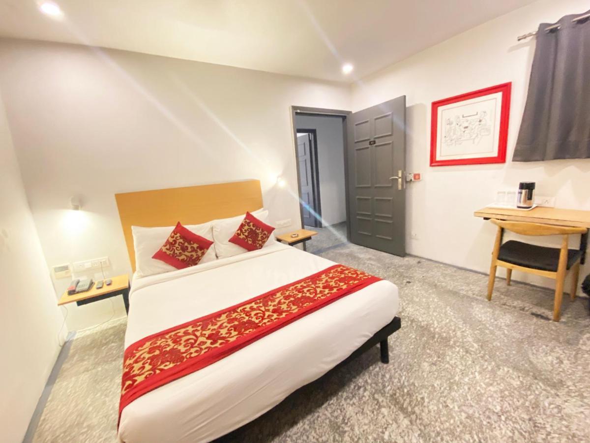 Hotel Golden Saffron By Qotel-Punjabi Bagh Új-Delhi Kültér fotó