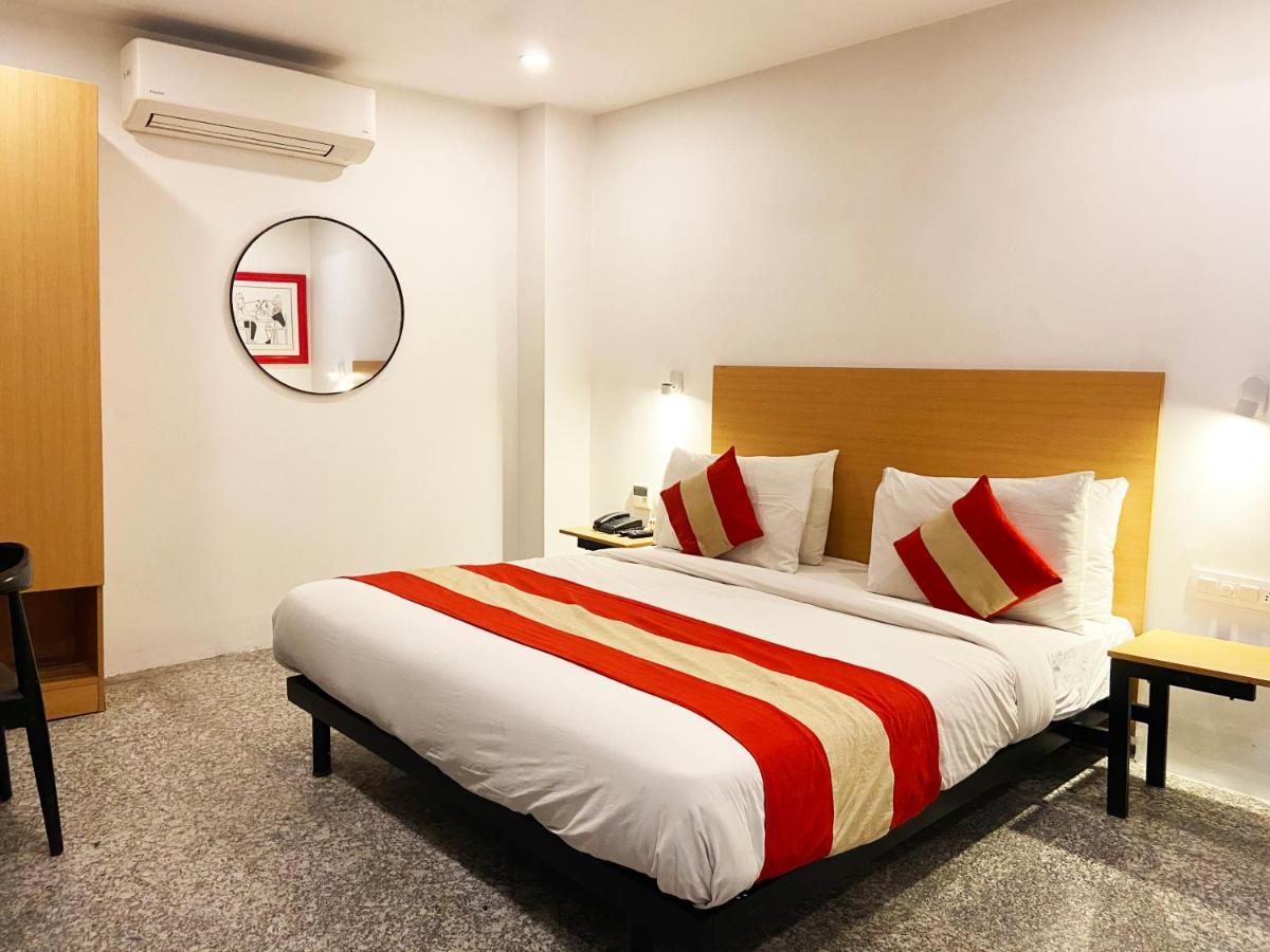 Hotel Golden Saffron By Qotel-Punjabi Bagh Új-Delhi Kültér fotó