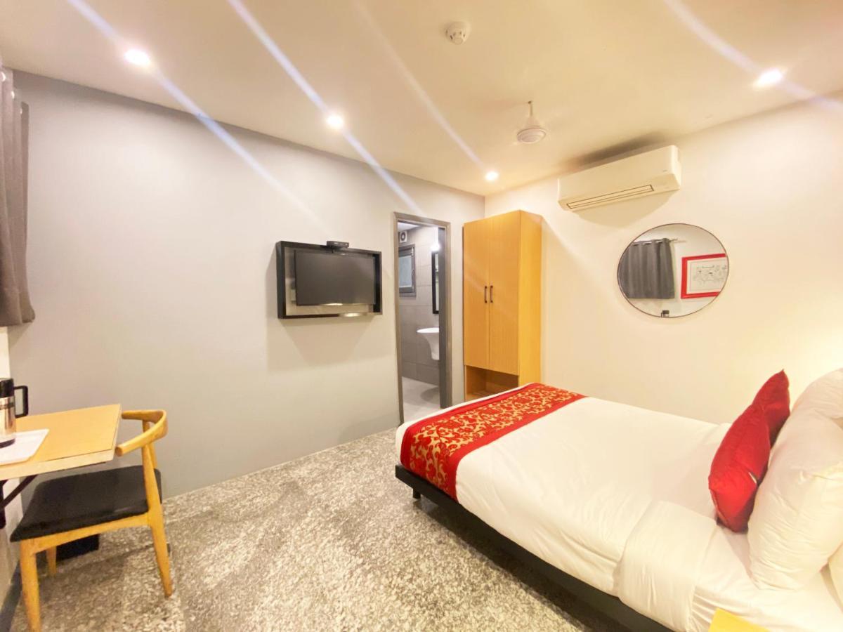 Hotel Golden Saffron By Qotel-Punjabi Bagh Új-Delhi Kültér fotó