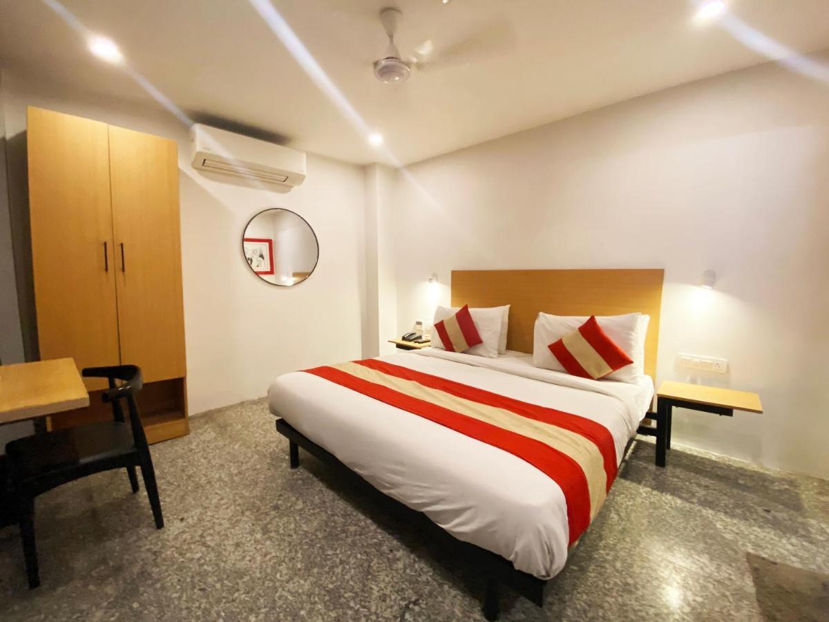 Hotel Golden Saffron By Qotel-Punjabi Bagh Új-Delhi Kültér fotó