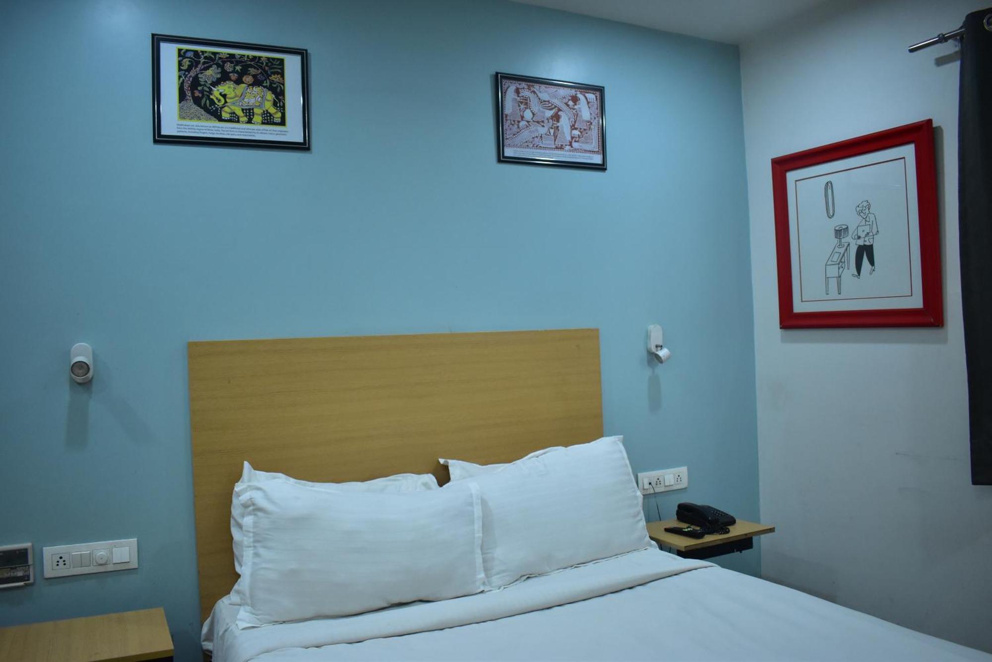 Hotel Golden Saffron By Qotel-Punjabi Bagh Új-Delhi Kültér fotó