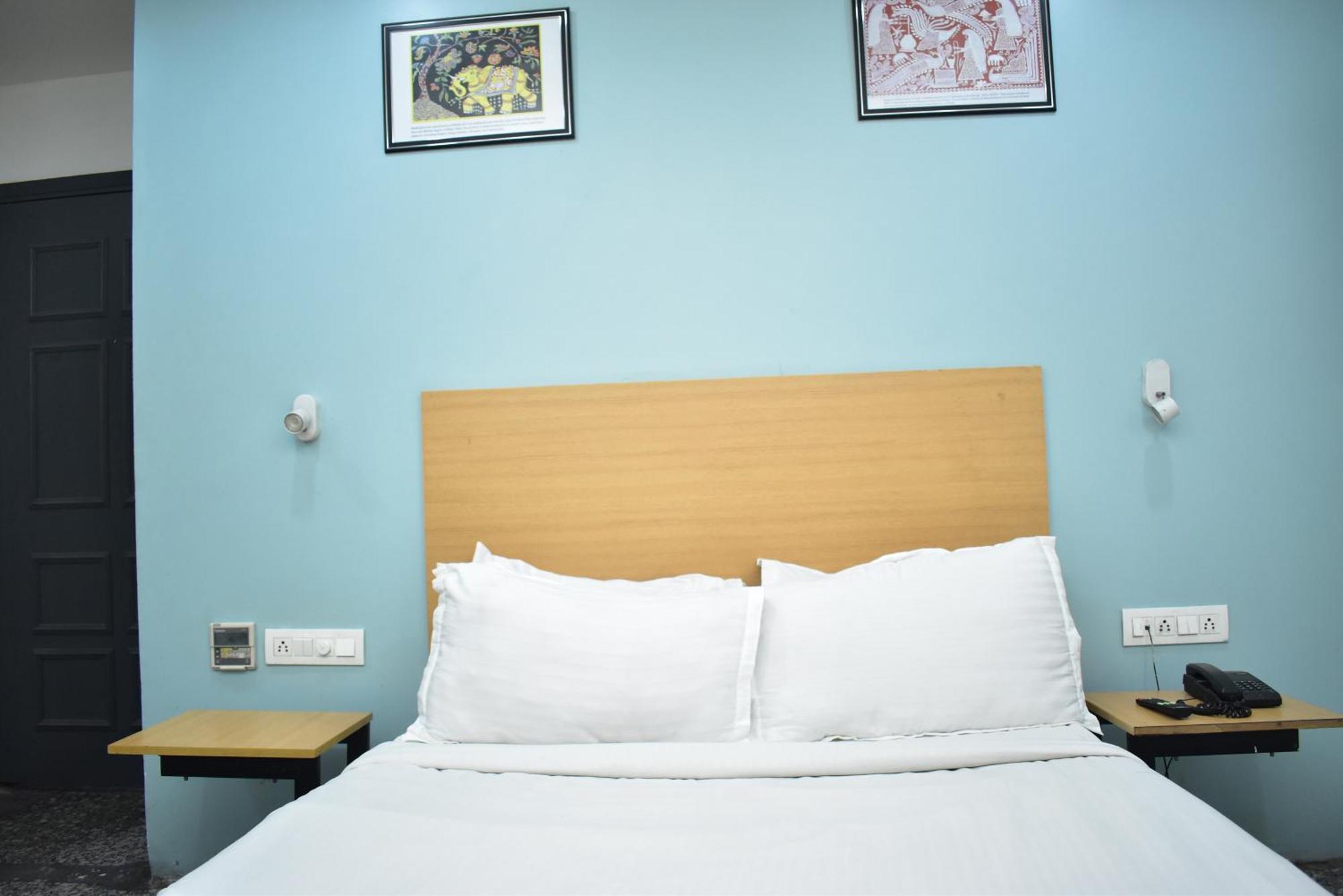 Hotel Golden Saffron By Qotel-Punjabi Bagh Új-Delhi Kültér fotó