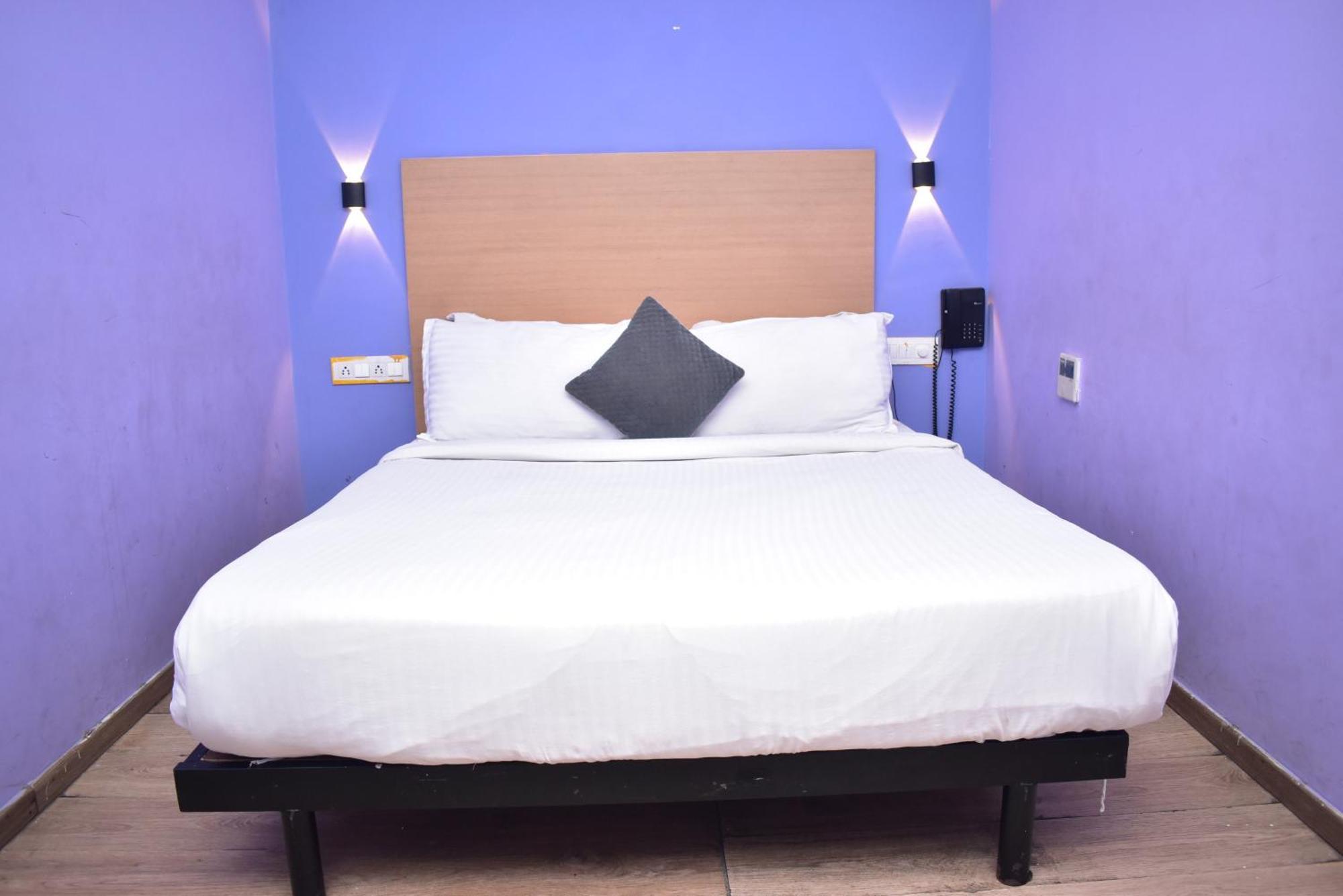 Hotel Golden Saffron By Qotel-Punjabi Bagh Új-Delhi Kültér fotó