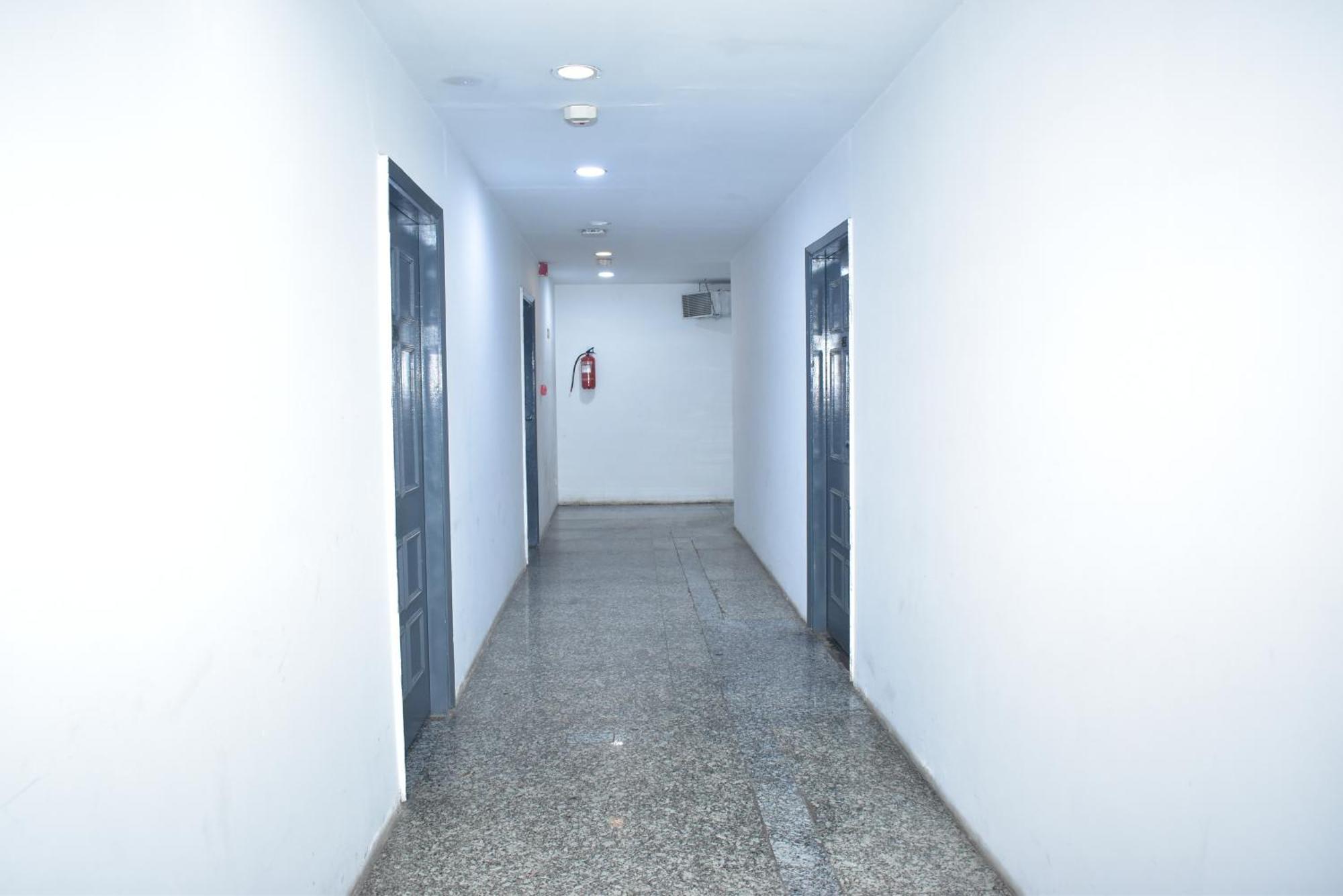 Hotel Golden Saffron By Qotel-Punjabi Bagh Új-Delhi Kültér fotó