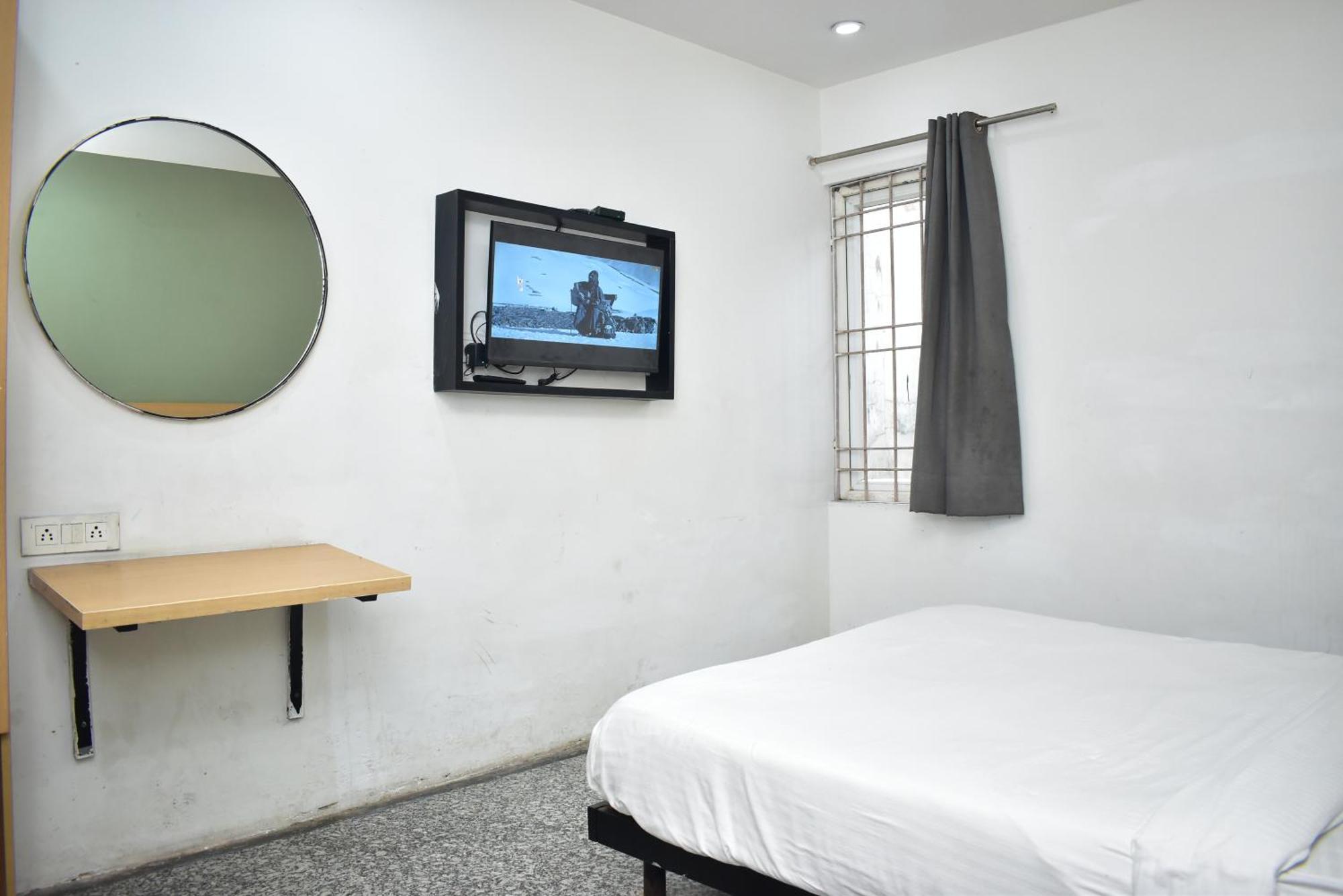Hotel Golden Saffron By Qotel-Punjabi Bagh Új-Delhi Kültér fotó