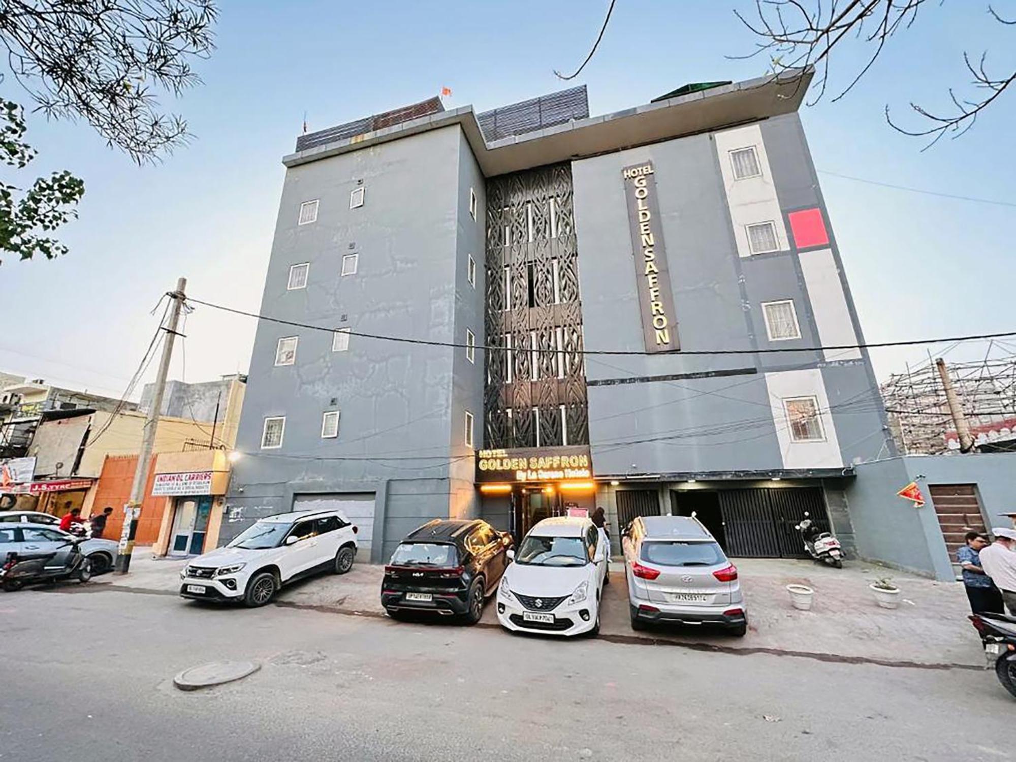 Hotel Golden Saffron By Qotel-Punjabi Bagh Új-Delhi Kültér fotó